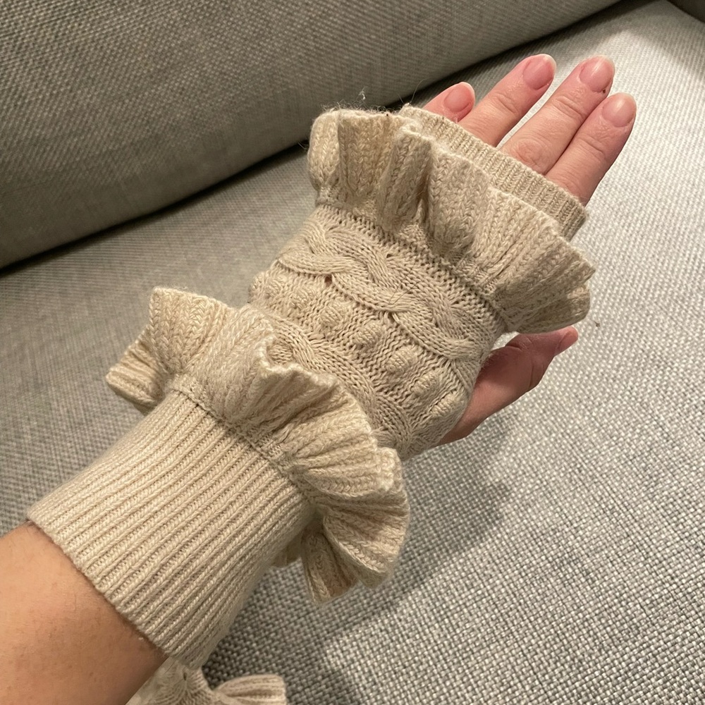 Ruffle Hand Warmers